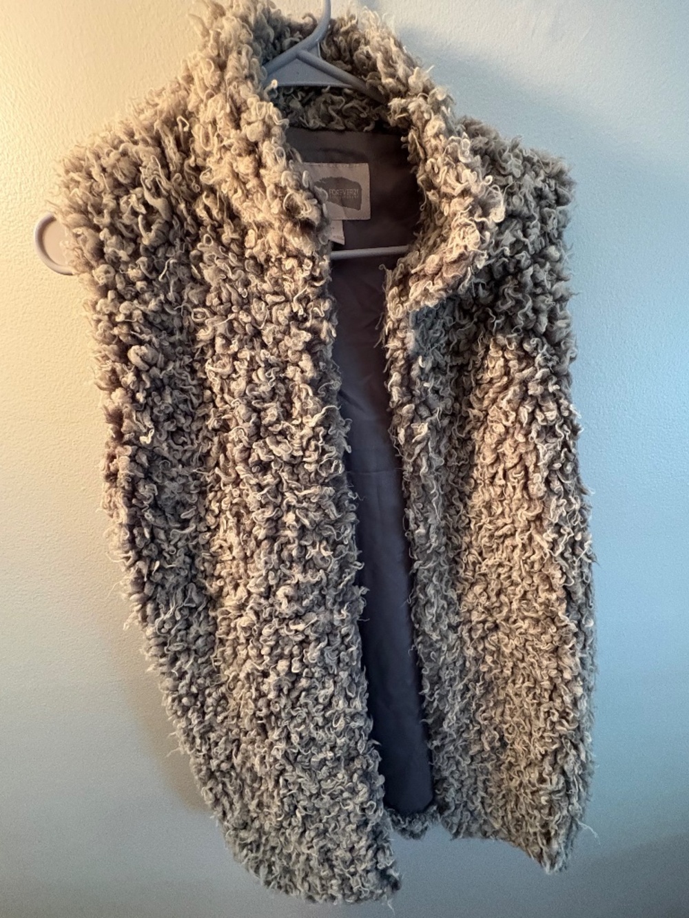 Forever 21 Faux Fur Vest – Women’s Small
